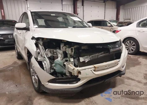 2018 Honda Hr-V Lx z USA, uszkodzony, nr VIN 3CZRU6H33JM722097